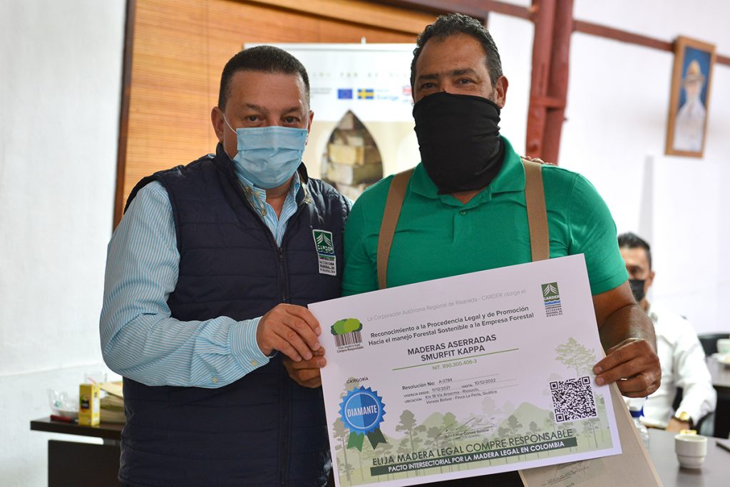 La CARDER entregó reconocimiento forestal a 18 empresas por sus buenas prácticas maderables