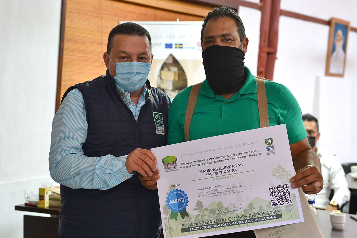 La CARDER entregó reconocimiento forestal a 18 empresas por sus buenas prácticas maderables