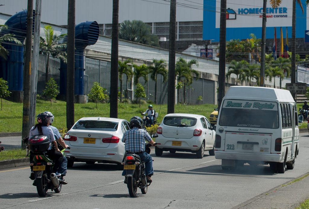 Según las mediciones de la CARDER, el 50% de las motos no cumple las exigencias ambientales