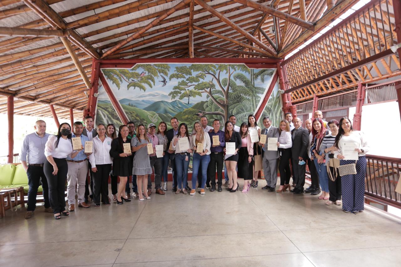 Familias de La Florida (Pereira) siguen siendo compensadas en el marco del programa BanCO2