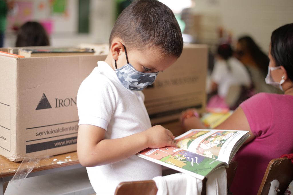 La CARDER entregó las primeras 16 bibliotecas que beneficiarán a los niños del Departamento