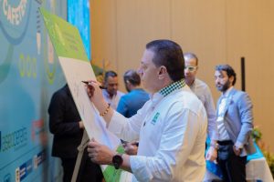 Director de la CARDER firma convenio por el cuidado del medio ambiente en Expo Ambiental Eje Cafetero