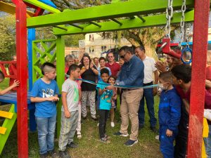 En el barrio Samaria, se estrenan juegos infantiles y bibliotecas ecológicas