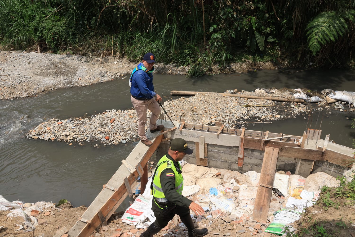 Acciones decisivas de la CARDER y la Policía Ambiental en respuesta a denuncias ambientales