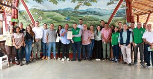 La CARDER y la Alcaldía de Quinchía exaltan la firma que garantiza la concertación ambiental del nuevo PBOT
