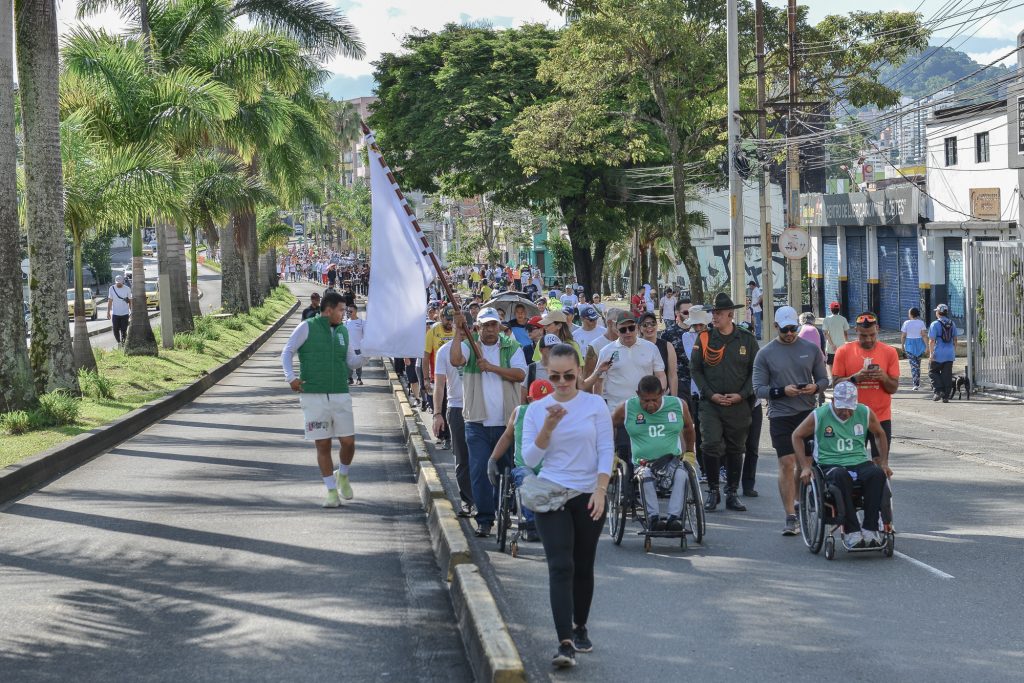 La CARDER lideró de la “VI Caminata por el Medio Ambiente”