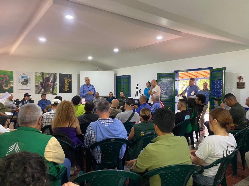 El director de la CARDER participa en el lanzamiento del 65.º aniversario de Parques Nacionales Naturales de Colombia
