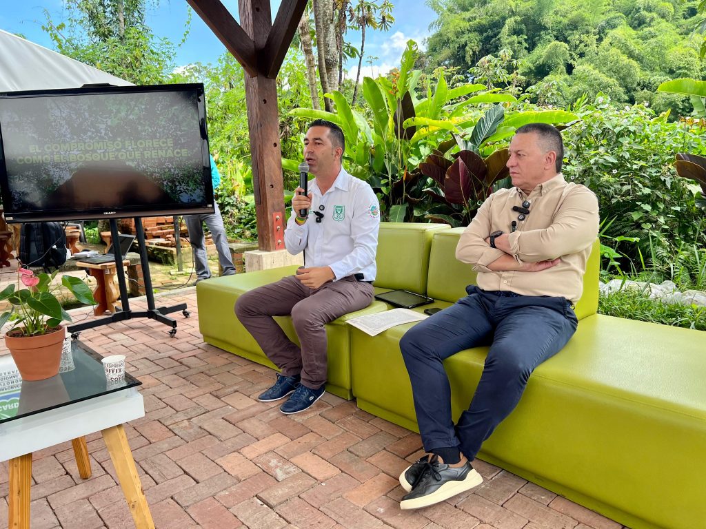 La CARDER y la Alcaldía de Marsella aseguran reserva hídrica con compra estratégica se seis hectáreas de la Reserva Forestal La Nona