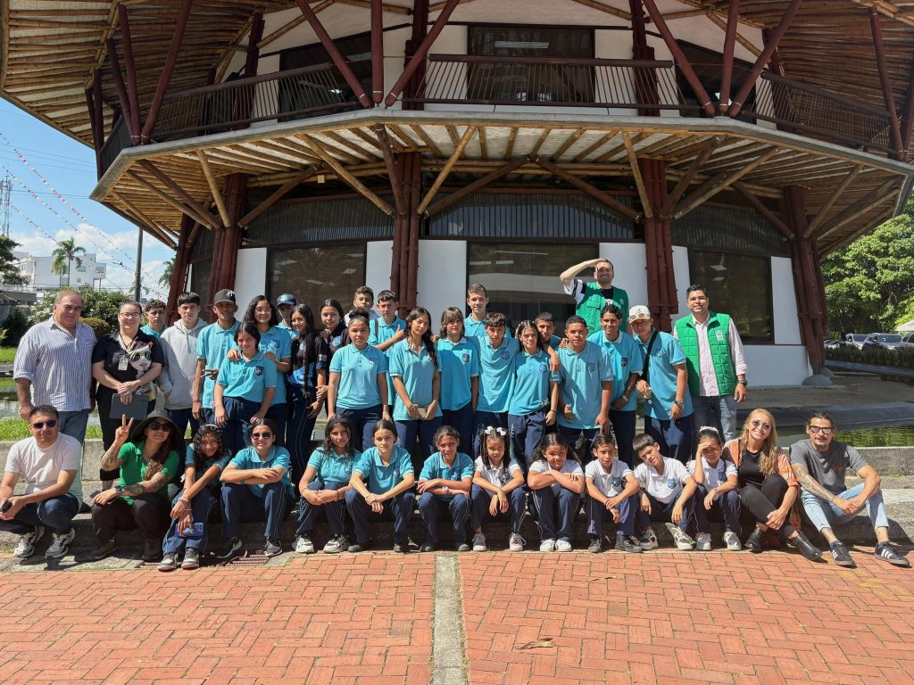 La CARDER recibe a estudiantes de la Institución Educativa La Carbonera en el programa ARCA Ambiental “Aula viva de experiencias ambientales”