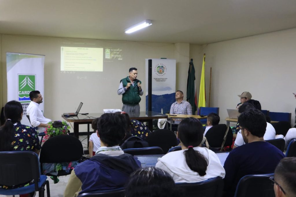 La Carder dialogó con la comunidad de Santuario en su mesa ambiental
