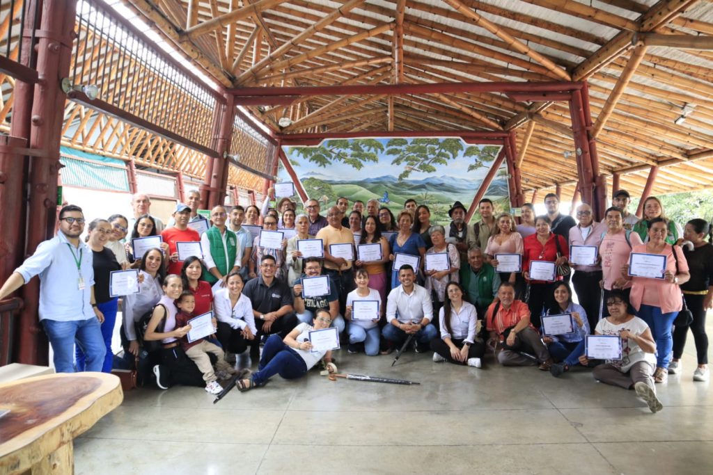 42 lideres ambientales de la ESLAC fueron certificados en la Corporación Autónoma Regional de Risaralda
