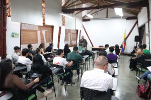 Jóvenes de Risaralda alzan su voz por el ambiente en Foro Debate liderado por la CARDER