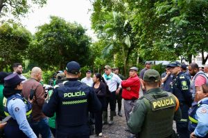 Tras 20 años de invasión, la CARDER y la Alcaldía, recuperan predio público en el barrio Belmonte de Pereira y frenan afectación a suelo de protección