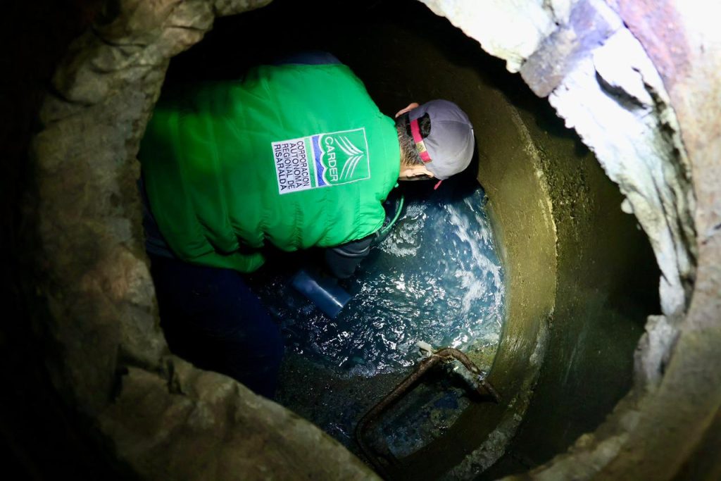 CARDER intensifica control a vertimientos ilegales: dos tintorerías reincidentes fueron intervenidas en megaoperativo interinstitucional