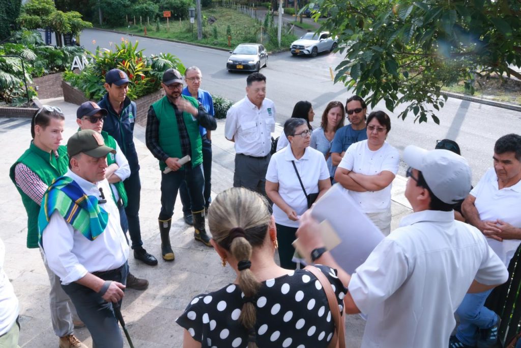 CARDER prohíbe el uso de pesticidas en el sector de Pinares tras denuncia de vigías ambientales