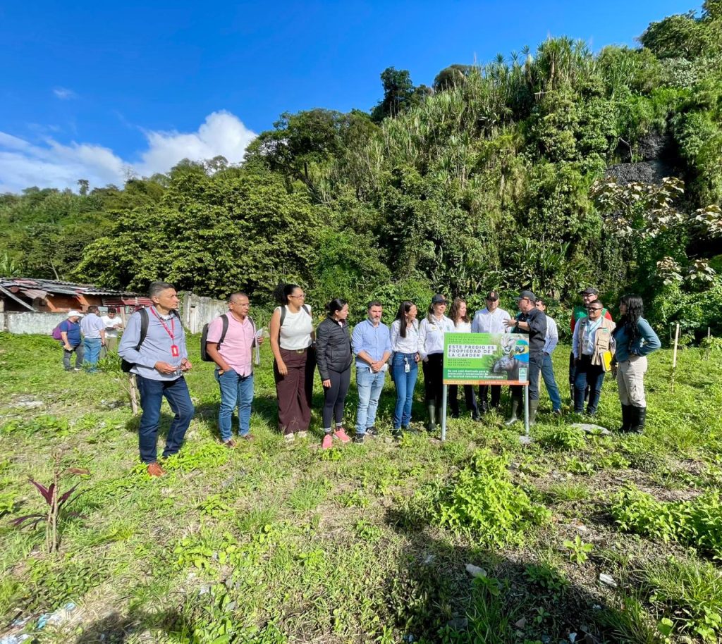 CARDER entrega al municipio de Pereira 7.000 metros recuperados para la protección de la ladera norte del río Otún