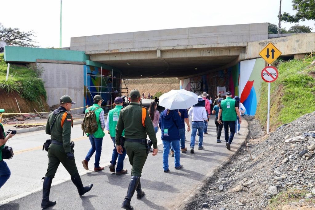 La CARDER recorrió la obra de la Intersección de Galicia en Pereira para verificar el cumplimiento de todos los conceptos técnicos