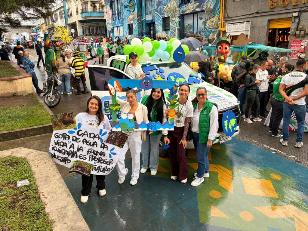 La CARDER celebró el Día Mundial del Medio Ambiente con la Marcha Carnaval por el Agua en Santa Rosa de Cabal