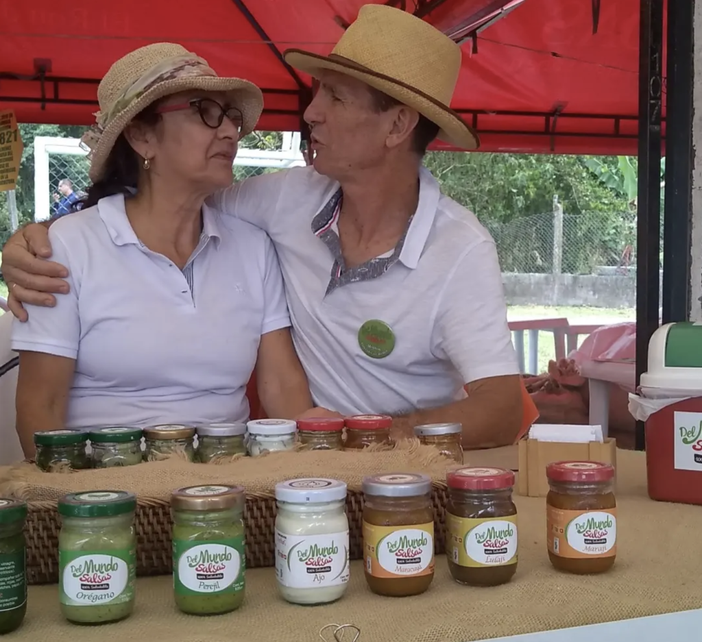 Del regreso al país a construir un sueño verde: la historia de "Del Mundo Salsas"