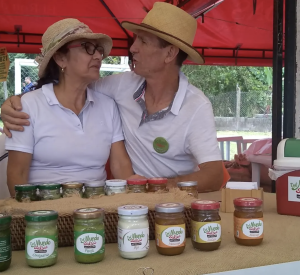 Del regreso al país a construir un sueño verde: la historia de "Del Mundo Salsas"