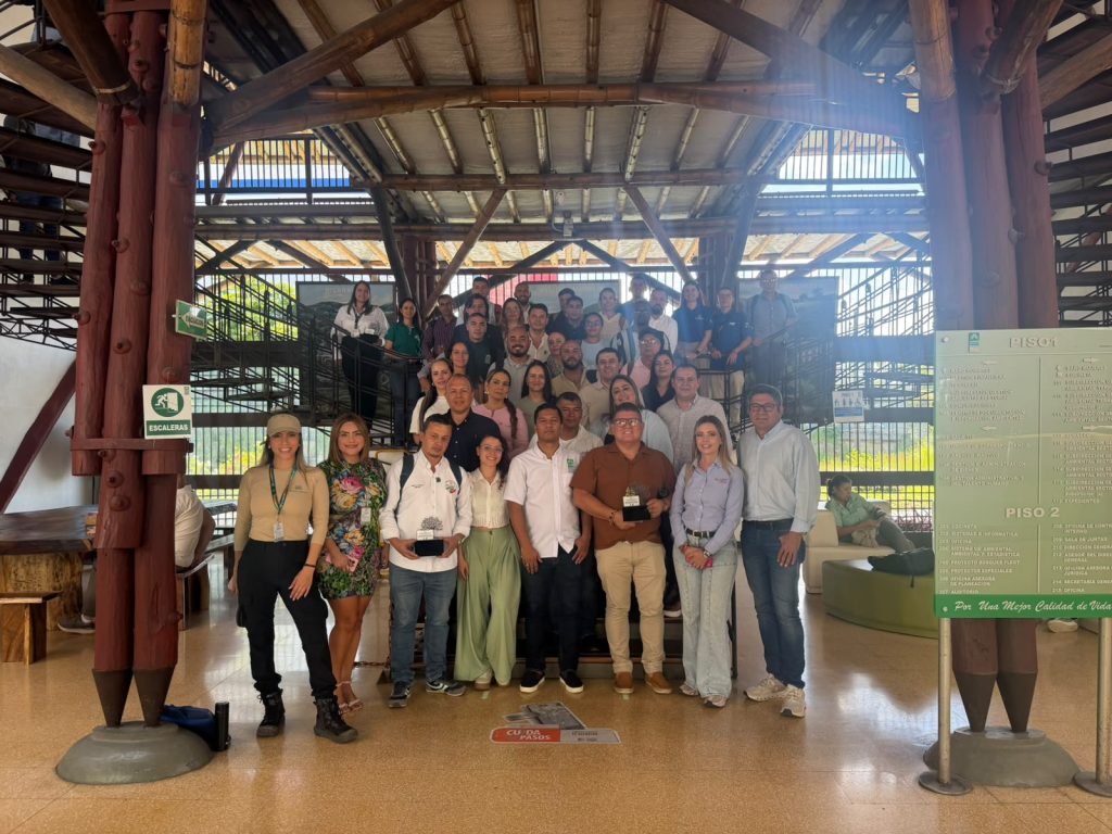 CARDER y Masbosques fortalecen alianzas para proteger los ecosistemas y reconocer el trabajo de las familias campesinas de Risaralda